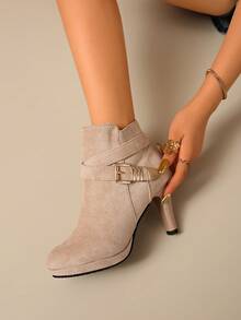 欧美新款秋冬细跟踝靴，侧拉链高跟短靴，时尚靴子，女短靴，欧美细跟高跟鞋，流行冬季新款性感圆头靴，简约高跟女靴