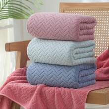 1pc Ultra Soft Microfiber Towel, Modern Design, 280 GSM, Quick Drying, Non-Woven, 100% Polyester, Absorbent, Color-Fast, Suitable For Bathroom And Home, Christmas Gift - Multicolor - View 5