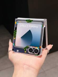 1pc Fashionable And Simple Frosted PC Material Christmas Tree Socks And Other Elements Folding Phone Case, Can Protect And Prevent Falling: SamsungGalaxy Zflip 3/Zflip 4/Zflip 5/Zflip 6/Zflip 7/OPPO Find N3 Flip/ Razr 50 Ultra/ Razr 60 Ultra/ Razr 60/ Razr 50/XiaomiMIX Flip/Galaxy Z Flip7 FE