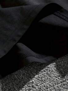 Camiseta de algodón para hombre, algodón 180G, negro, fuente gótica Anime Sport People Print, cuello suelto, ajuste unisex, muy transpirable y cómodo, lavable a máquina, talla S-3XL, una pieza clave para todas las estaciones, estilos casuales y deportivos, imprescindible para la comodidad y el estilo, y se puede regalar como regalo navide?o - Negro - Ver 4