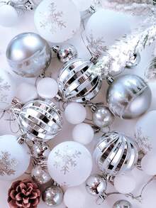 44 piezas de adornos de bolas de Navidad plateadas y blancas, decoraciones de árbol de Navidad de plástico irrompible dorado, adornos colgantes para fiestas navideñas para coronas, guirnaldas y árboles interiores/exteriores, bolas de árbol de Navidad plateadas y blancas, adornos con diseño preensartado, decoración navideña festiva para fiestas navideñas, coronas, guirnaldas, decoración de Navidad