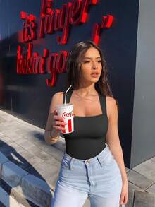 OQQ 3 Piece Bodysuits For Women Sexy Ribbed Strappy Square Neck Stretch Tank Tops Bodysuits - 黑,玫紅3,白 - 查看 2