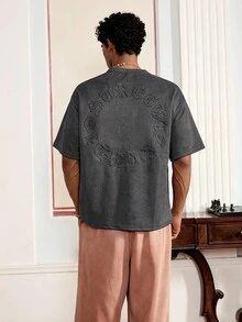 Men's Casual Loose Gothic Letter Drop Shoulder Crewneck Short Sleeve T-Shirt With Air Layer Suede Embossed Design, Summer, Streetwear Edition
