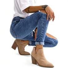 Women's Slip-On Ankle Boots – Cutout Pointed Toe Chunky Mid Heel Booties For Casual, Work & Daily Wear - Light Brown - 查看 2