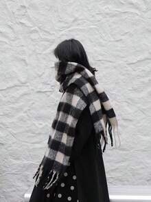 1pc 2025 Autumn/Winter New Grid Simple Thickened Warm Scarf, Warm And Cold Proof Soft Sticky Couple Scarf Shawl, Winter High End Grid Versatile Tassel Scarf, Suitable For Men And Women