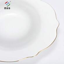 Białe zestawy obiadowe ze złotym rantem - nowoczesny styl, nowy zestaw obiadowy z porcelany kostnej, piękne krawędzie w kształcie muszli i luksusowe złote wykończenia - odporny na zarysowania, zestawy talerzy i misek do zmywarki ceramicznej, zestaw naczyń, zestaw misek i talerzy, zestaw obiadowy do kuchni, ceramiczne naczynia do mikrofalówki i zmywarki, biały,