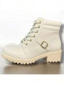 Women's Ankle Boots With Buckle Detail And Modern Tractor Sole. Fall-Winter 2025. WOMEN'S ANKLE BOOT WITH NO HEEL - 米色 - 查看 10