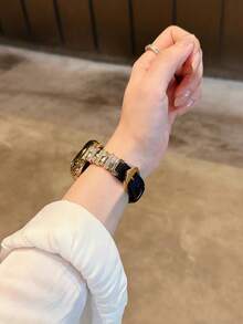 1 Peça Compatível com Pulseira de , Unissex, Pulseira de Metal Dourado com Strass Assimétrico & Preta, Compatível com Apple Watch 38/40/41/42/44/45/49/46mm, Compatível com Apple Watch S10/Ultra/SE/9/8/7/6/5/4/3/2/1, Macia e Confortável, Elegante e Versátil, Adequada para Ocasiões Casuais e de Festa, Acessório - Preto - Visão 4
