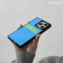 Un teléfono con un diseño de letras azules y un patrón de bloques, compatible con los modelos 16 Pro, 16, 15 Pro, 14, 14 Plus, 13, 13 Pro, 12 Pro y 12 Pro, ofrece una cobertura completa a prueba de golpes con una gran apertura, un marco elegante y brillante y un diseño mejorado. - Negro - Ver 2
