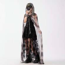 1 áo choàng Halloween có mũ màu đen, 1 áo blouse phù thủy ren, 1 khăn choàng lưới, 1 nơ cổ bèo nhún, họa tiết hoa - A - Xem 5