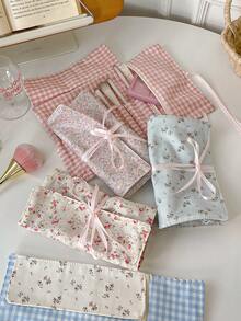 1pc/Set Ditsy Floral Portable Cute Makeup Brush Holder Bag, Eyebrow Pencil Holder Bag, Lipstick Holder Bag, Large Capacity Cosmetic Bag, Skincare Products Organizer Bag, Multi-Functional Storage Bag For Makeup Brushes, Eyebrow Pencils, Lipsticks, Lip Balms, Nail Polish, Cosmetics, Jewelry, Small Items, Bridesmaid Gift, Birthday Gift, Gift For Friends, Valentine's Day Gift, Travel Essential, Cruise Essential, Commute Essential - Multicolor - View 3