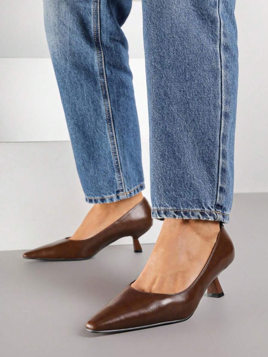 Vices Duck Heel Pumps With Natural Leather Insole - Mocha Brown - View 1