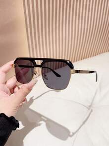 1 pieza Gafas de moda para mujer con marco negro y dorado, estilo veraniego, gafas para mujer, gafas, estilo Y2K, esencial para volver al colegio, artículo esencial para vacaciones, artículo esencial para viajes, adecuado para fiestas en la playa, ropa de calle, selfies.