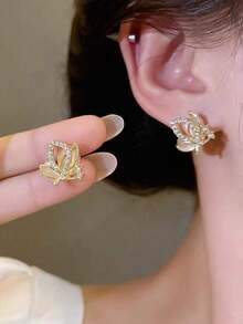 1pair Exquisite And Elegant Butterfly Stud Earrings Suitable For Women In Any Occasion - 金子 - 查看 3