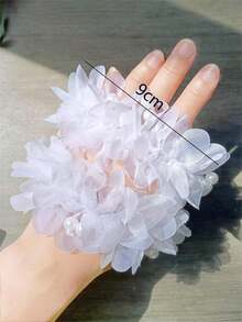 2 Pieces Of Girls' Sweet White High-Elastic Beaded Hair Rings