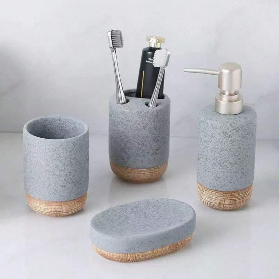 Juego de baño de 4 piezas de cerámica gris, estilo minimalista moderno, incluye dispensador de jabón, portacepillos de dientes, vaso, jabonera, el diseño de grano de madera mejora la atmósfera natural, accesorios de baño de alta calidad para encimera, material de cerámica duradero fácil de limpiar, adecuado para baño del hogar, tocador, dormitorio, oficina, organizador de tocador lujoso, pieza de decoración elegante recomendada para uso personal o regalo, práctico y ahorra espacio para el conjunto de encimera del baño