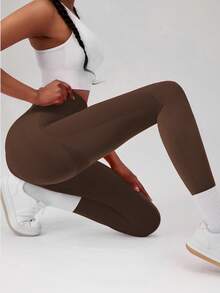 1 Piece Women's Black Solid Color Seamless Lift Bottoms, Peach Hip-Shaping Yoga Fitness Pants, Sports Trousers For Daily Casual Wear, High Price, Stable, Comfortable, Simple And Professional