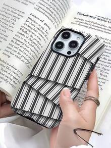 3D折叠条纹简约全覆盖防摔设计防滑英文膜外壳新款手机壳，适用于兼容16、15、14、13、12、11、PRO MAX、PLUS型号 - 彩色 - 查看 4