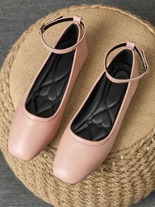 复古法式玛丽珍鞋，粉色漆皮方头，搭扣设计，优雅百搭，柔软鞋底，时尚舒适，适合全天穿着，女士平底鞋，新款，简约休闲一脚蹬，亮面纯色，后跟搭扣，适合情人节、母亲节、婚礼、派对、办公等各种场合。（尺码偏小，鞋型偏窄，建议选购大一码） - 粉色 - 查看 2