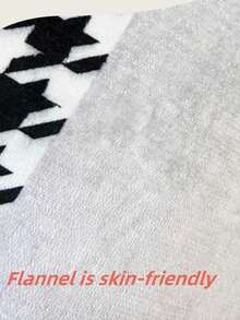 1pc Luxury European Style Oval Rug - Soft, Plush Floral Pattern, Gold Trim, Decorative Carpet, Bedroom Decor, Small Rug, Carpet, Home Decor, Living Room Rug, Living Room Small Rug, Bedroom Rug, Living Room Home Decor, Outdoor Rug, Washable Rug - Multicolor - View 7