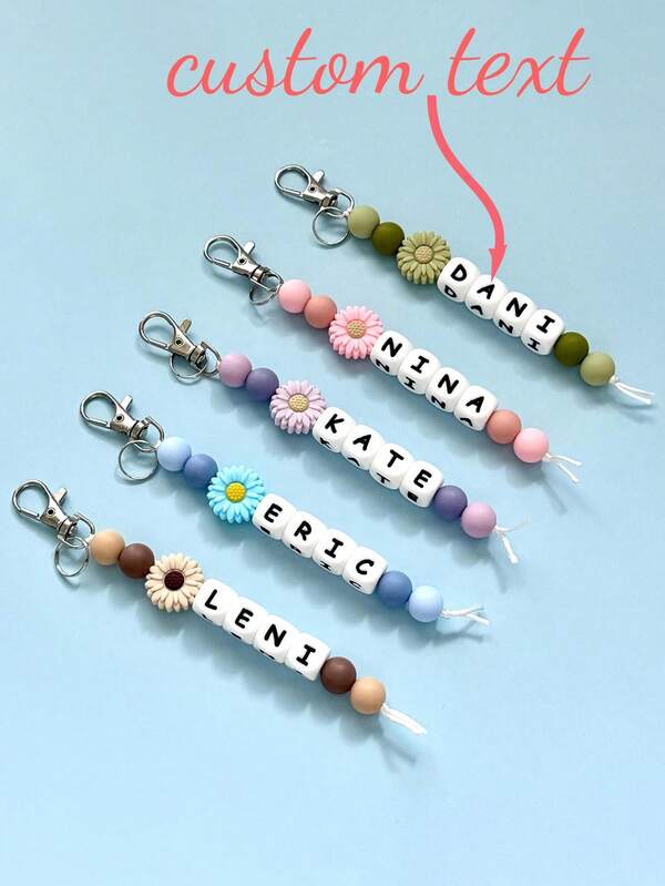 1 Personalized Daisy Silicone Keychain, Personalized Name Chain, Memorial Gift Letter, Charm Versatile, Practical, Lightweight And Simple, Business Casual, Commuter, Cute, Moe, Kawaii, Holiday Atmosphere/Vacation Personalized, Customized, Customized Personalized Girl's Gift