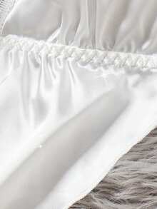 情人节礼物蕾丝缎面性感内衣套装 - 吊带开衩文胸和弹力短裤 - 女士贴身睡衣