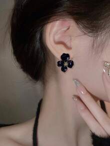 一对简约甜美树脂花耳环 - 白色 - 查看 5