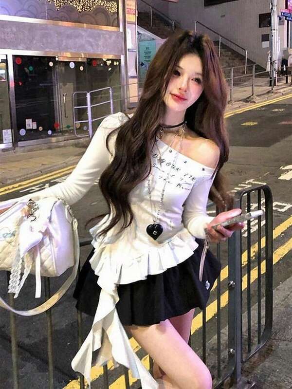 Korean Design Oblique Shoulder Letter Print Long Sleeve T-Shirt For Women, Slim Fit, Ruffle Trim, Spring/Autumn