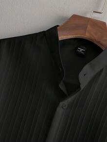 Conjunto informal de dos piezas para hombre (camisa de manga corta lisa con textura + pantalón recto con cintura elástica y cordón). - Negro - Ver 3