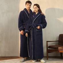 Autumn And Winter Plush Thick Warm Long Sleeve Flannel Plush Soft Couple Bathrobe Hooded Bathrobe Robe Men's/Women's Casual Home Wear Dressing Gown Soft, Comfortable And Absorbent For Bathroom, Bedroom, Pool, Daily Necessities Ideal For Home And Travel - The Perfect Gift For Everyone Warm Winter Decor