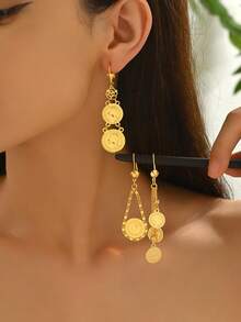 1pc Fashionable Vintage Gold Hollow Carved Women Dangle Earrings, Matching Retro Elegant Outfits