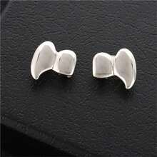 2Pcs Hip-Hop Dentures Double Teeth Halloween Silvery Teeth Vampire Fangs Tiger Teeth Fake Teeth Hip-Hop Accessories,Realistic Vampire Zombie Fangs,Spooky Costume Accessory, Halloween Party Decorations,Comfortable Wear,Easy To Use,DIY Crafts,Themed Event Attire,Party Role Play Decoration,Halloween Costume,Halloween Costume Accessories,For Halloween - 銀色 - 查看 3