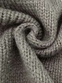 Cardigan con cappuccio in stile Y2K con tasche frontali, design jacquard in inglese e ricamo del marchio, specificamente realizzato per donne curvy, adatto per uscite, viaggi e fotografia in autunno e inverno