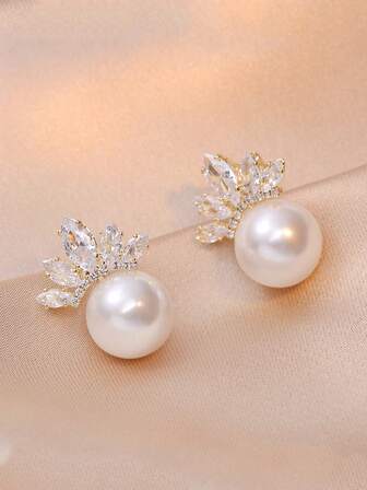 1 对优雅珍珠和水钻迷你皇冠耳钉，独特高端时尚百搭珠宝