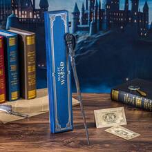 Warner Bros Bacchetta magica di Harry Potter - Bacchette dei personaggi del film ufficialmente autorizzate, realizzate in resina con anima in metallo incorporata per maggiore durabilità e resistenza alla rottura [Garanzia di autenticità] - Bacchetta di Lucius Malfoy, bacchetta di Hermione Granger. Perfetta per feste, esibizioni, cosplay, collezioni e regali