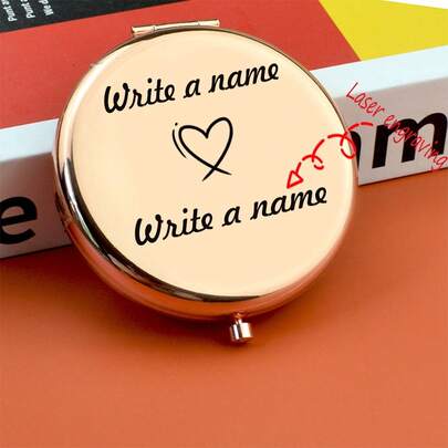 Espejo de maquillaje plegable de metal portátil y compacto con grabado láser personalizado. Este mini espejo de maquillaje plegable de metal le ayuda a mantener los detalles refinados, y la parte especial es que la personalización grabada con láser puede ser sus iniciales, lo que lo convierte en un identificador único.