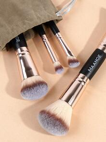 MAANGE 4支装专业双头化妆刷套装，包含1个天鹅绒收纳袋，包括散粉刷、腮红刷、粉底刷、修容刷、眼影刷、眉刷、眼线刷和晕染刷。刷毛柔软，便携易用，是旅行化妆的理想之选。送给女性和女孩的绝佳礼物。赠品、专业化妆刷、全套化妆刷套装 - 黑色 - 查看 8