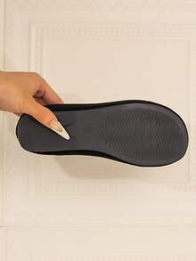 Women's Casual Flat Round Toe Soft Bottom Ankle Strap Slip-On Shoes, Suitable For Walking, Outdoor, Leisure, Comfortable, Lightweight, Versatile Solid Color Fashion Vacation Commute Basic Casual Retro Lace-Up Flats For Beach, Party, Office, Home, Indoor/Outdoor, Spring/Summer/Autumn/Winter