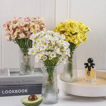 6/12/24 pièces Fleurs de marguerite artificielles, camomille et tournesol élégants, fausses marguerites de 10 pouces pour décoration de vase, centre de table extérieur, DIY, fête à la maison, décoration de mariage de fleurs sauvages printanières (blanc) Camomille, accessoires photo, bouquet floral, décoration de scène (sans contenant)