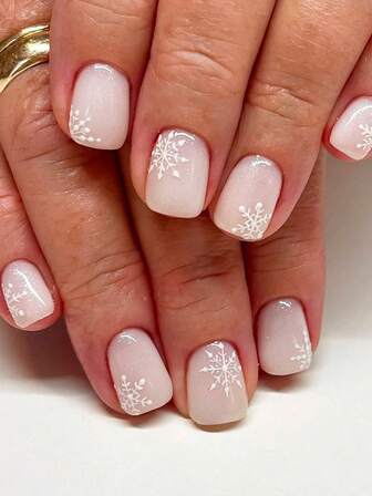 Christmas Nails, 24 Pieces Per Set. Square-Shaped Christmas Pure White Snowflake Press-On Short Nails. Suitable For Hot Girls, Office Ladies, Parties, Dates, Everyday Wear, And Parties.