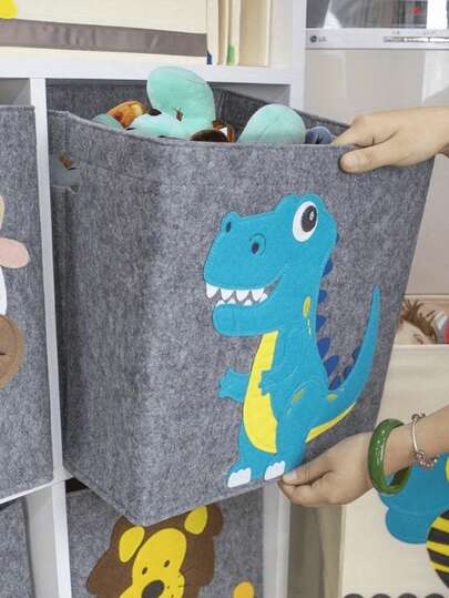 1 قطعة - سلة تخزين مصنوعة من الشعر الاصطناعي، قوية ومتينة، ويمكن طيها للتخزين، توفر 70% من المساحة. السلة مطبوعة بأنماط حيوانات جميلة مثل الباندا والغزلان، مما يضيف جوًا مرحًا.