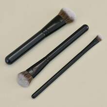 Flat Top Blush Brush, Skin-Friendly Makeup Tool, Enhances Cheek Color