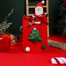 Sacs-cadeaux de Noël en feutre festifs, adorables porte-pommes et porte-bonbons, parfaits pour les friandises du réveillon de Noël et les faveurs de fête. Emballage portable et charmant pour les petits cadeaux et décorations, avec un design saisonnier délicieux. Idéal pour répandre la joie et offrir de douces surprises, chaque sac est livré avec un ornement festif unique sélectionné au hasard. Élevez votre expérience de cadeau de vacances avec ces pochettes cadeaux mignonnes et pratiques.