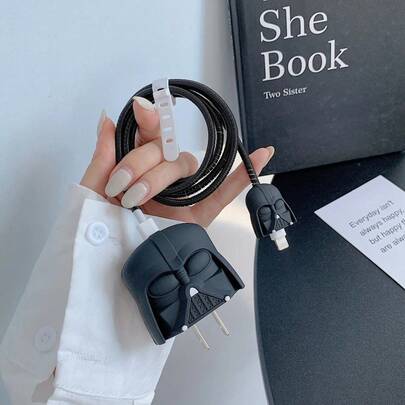 Star Wars Set de protecteurs de câble de voyage Jedi blanc et noir Star Wars, étui durable en PVC pour câble d'adaptateur 18-20W, cadeau parfait pour la maison, le bureau et les voyages | Accessoire vibrant | Gaine de câble protectrice