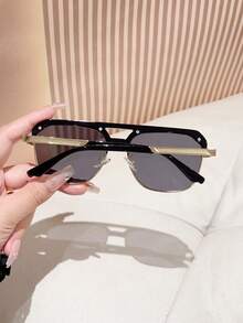 1 pieza Gafas de moda para mujer con marco negro y dorado, estilo veraniego, gafas para mujer, gafas, estilo Y2K, esencial para volver al colegio, artículo esencial para vacaciones, artículo esencial para viajes, adecuado para fiestas en la playa, ropa de calle, selfies.