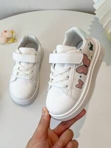 1 Paar Lässig & modische Skaterschuhe für Kinder, Schulanfang, aus PU-Leder Patchwork Obermaterial, weich & bequem, leicht, mit niedlichem Schmetterlingsdruck verziert, praktischer Klettverschluss, geeignet für Innen, Außen, Spiel, Festivals und andere Anlässe