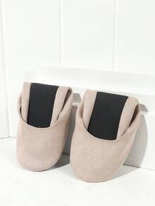 女士优雅舒适百搭米色绒面革柔软平底可折叠芭蕾平底鞋，含配套手提包和备用拖鞋，适合秋冬季