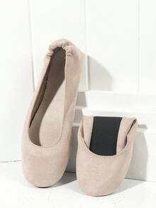 女士优雅舒适百搭米色绒面革柔软平底可折叠芭蕾平底鞋，含配套手提包和备用拖鞋，适合秋冬季