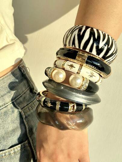 1pc Vintage Elegant Pearl Star Black & White Drip Oil Striped Wide Metal Bracelet, Daily Fashion Elegant Magazine Shooting Wrist Decor Bracelet, Autumn/Winter Trade Decor Bracelet