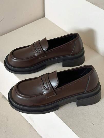 2026春季新款时尚复古舒适圆头粗跟乐福鞋（女款）